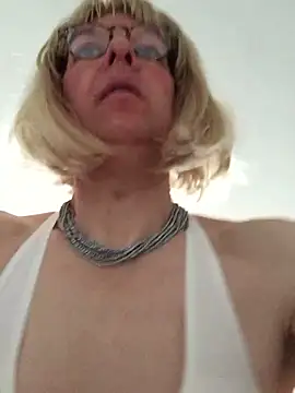 simone xdressing online show from 03-11-26, 04:23