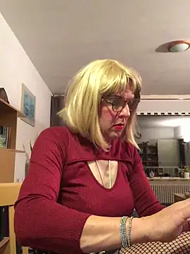simone xdressing online show from 10-19-25, 12:02