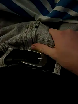 Snapshot of monsieur18cm chatting on 11-10-25, 12:04 monsieur18cm online show from 11-10-25, 12:04