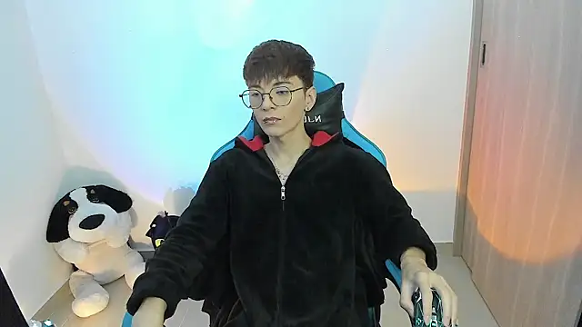 Snapshot of RYO_BLEU_ chatting on 11-18-25, 11:57 RYO BLEU online show from 11-18-25, 11:57