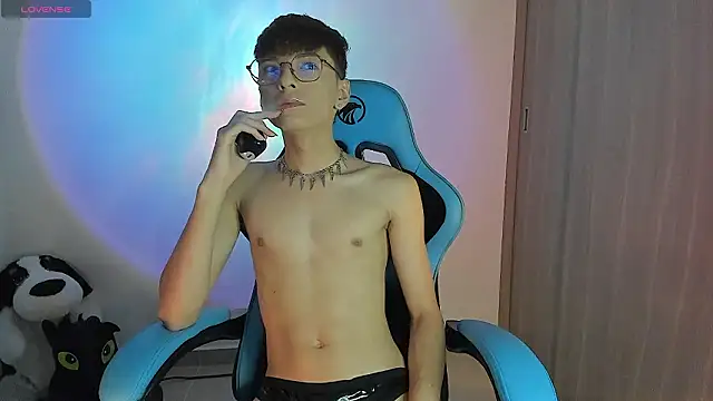 RYO BLEU  online show from 02-05-26, 03:24