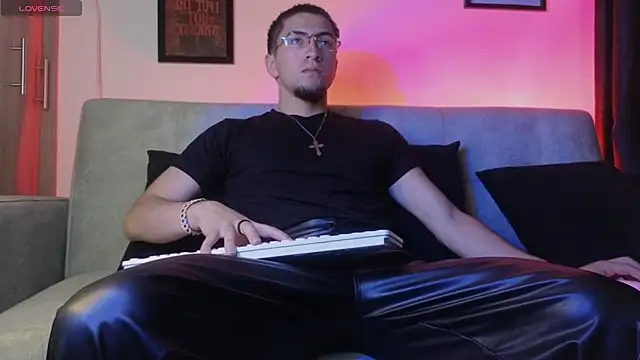 AresMassimoX online show from 04-18-26, 01:57