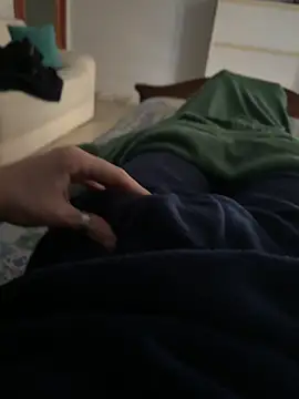 Snapshot of simeonehivd chatting on 12-20-25, 01:03 simeonehivd online show from 12-20-25, 01:03