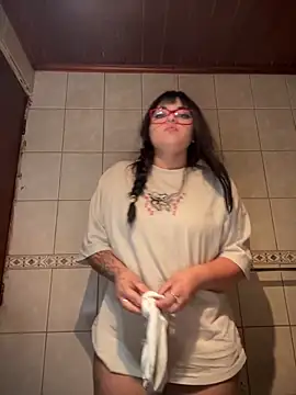 Snapshot of belenciita chatting on 06-10-26, 02:13 belenciita online show from 06-10-26, 02:13