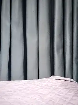   Anna    online show from 11-24-25, 07:58