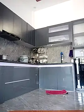   Anna    online show from 11-30-25, 04:13