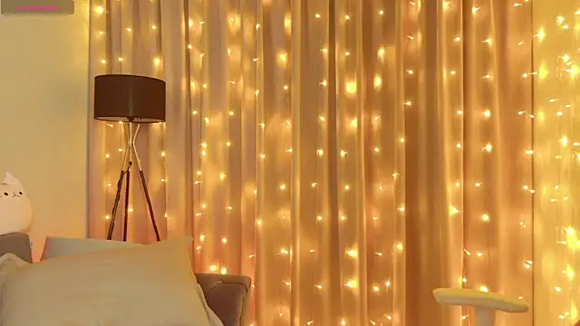 Snapshot of ur_shy_bambi chatting on 02-13-26, 01:05 ur shy bambi online show from 02-13-26, 01:05