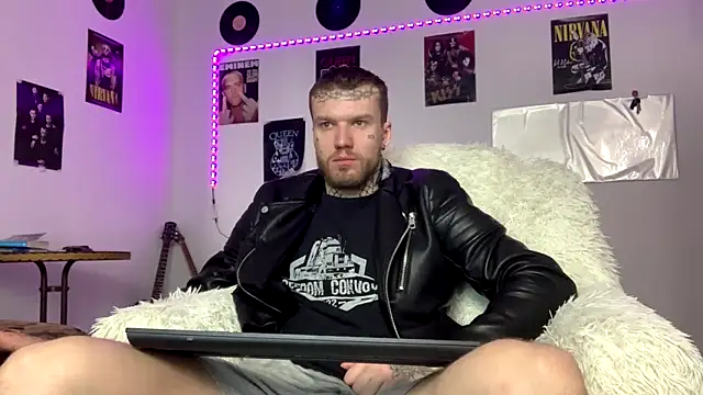 Huntall77 online show from 03-06-26, 05:02