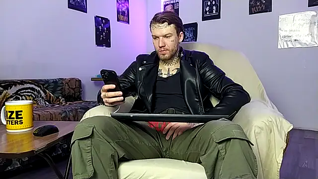 Huntall77 online show from 02-19-26, 04:31