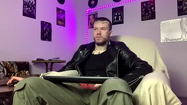 Huntall77 online show from 02-28-26, 05:01