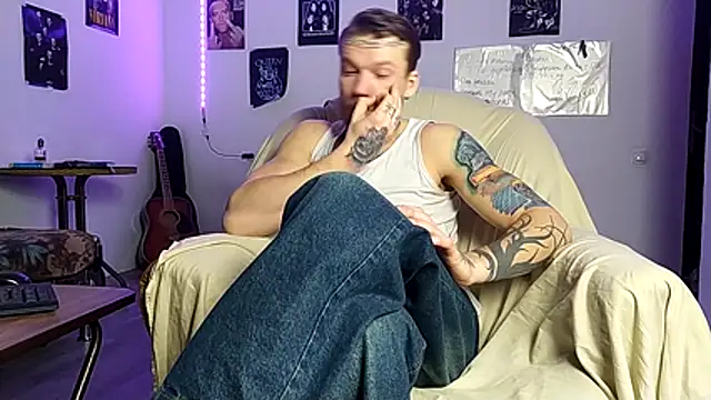 Huntall77 online show from 02-03-26, 06:46