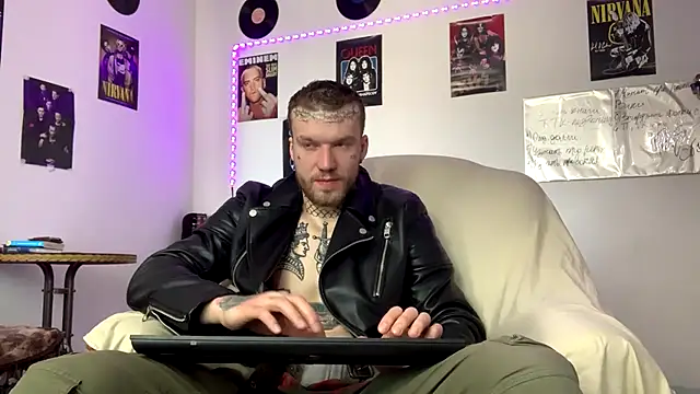 Huntall77 online show from 02-26-26, 06:24