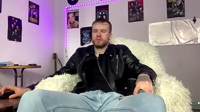 Huntall77 online show from 03-08-26, 06:06