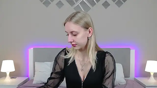 RachaelCute online show from 03-25-26, 12:04