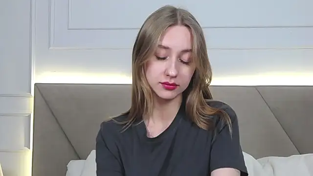 Snapshot of RachaelCute chatting on 11-10-25, 08:52 RachaelCute online show from 11-10-25, 08:52