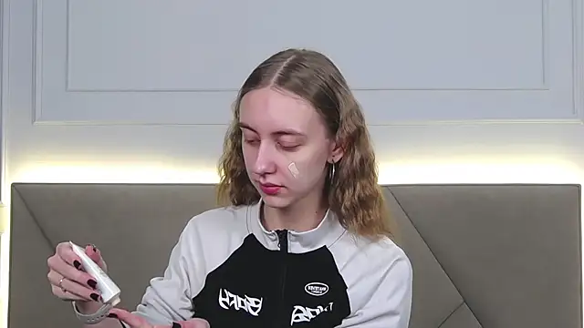 RachaelCute online show from 12-17-25, 04:28