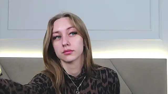 RachaelCute online show from 12-20-25, 04:15