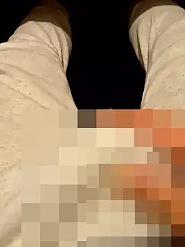 Snapshot of yu-yu28 chatting on 11-17-25, 06:23 yu-yu28 online show from 11-17-25, 06:23