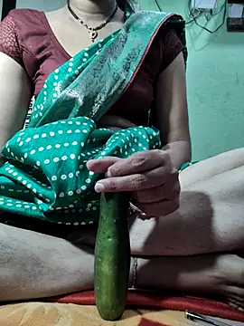 Snapshot of Geeta-143 chatting on 11-18-25, 09:45 Geeta-143 online show from 11-18-25, 09:45