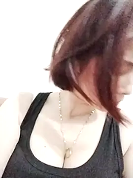 Snapshot of Swan-white123 chatting on 12-18-25, 07:07 Swan-white123 online show from 12-18-25, 07:07