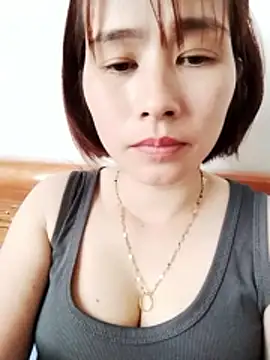 Snapshot of Swan-white123 chatting on 12-18-25, 06:29 Swan-white123 online show from 12-18-25, 06:29