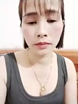 Snapshot of Swan-white123 chatting on 12-21-25, 01:02 Swan-white123 online show from 12-21-25, 01:02