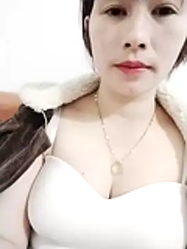 Snapshot of Swan-white123 chatting on 01-06-26, 04:44 Swan-white123 online show from 01-06-26, 04:44