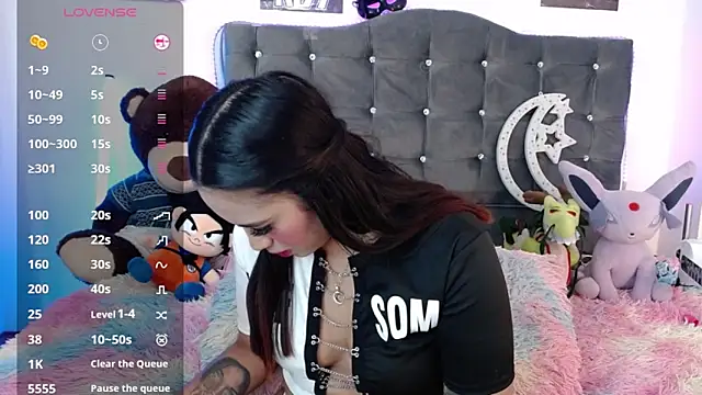 lunabritton1 online show from 04-14-26, 03:33