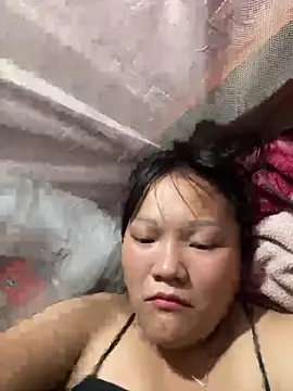 Snapshot of m-mbae chatting on 05-17-26, 01:00 m-mbae online show from 05-17-26, 01:00