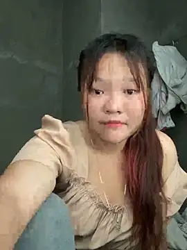 Snapshot of m-mbae chatting on 05-10-26, 12:25 m-mbae online show from 05-10-26, 12:25