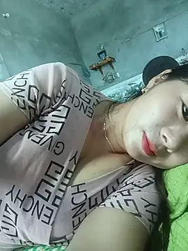 Snapshot of vangkt-cute chatting on 05-25-26, 06:12 vangkt-cute online show from 05-25-26, 06:12