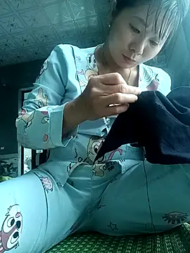 Snapshot of vangkt-cute chatting on 05-08-26, 07:45 vangkt-cute online show from 05-08-26, 07:45