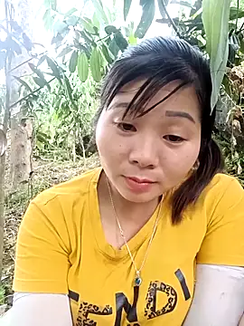 Snapshot of vangkt-cute chatting on 04-23-26, 04:52 vangkt-cute online show from 04-23-26, 04:52