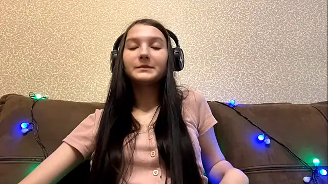 AurorAurora online show from 12-19-25, 08:38