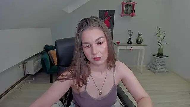 LouannaHart online show from 02-03-26, 05:27