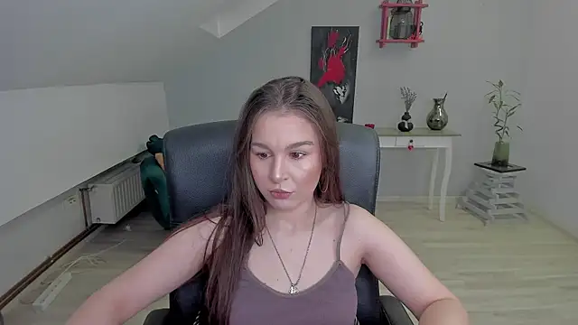 LouannaHart online show from 02-09-26, 04:54