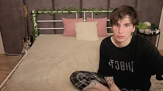 Danny loves Mary online show from 06-21-26, 04:18