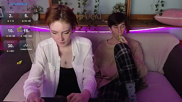 Snapshot of Danny_loves_Mary chatting on 05-16-26, 01:37 Danny loves Mary online show from 05-16-26, 01:37
