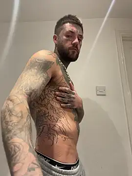 magicmichaell online show from 11-18-25, 03:21