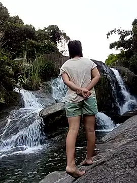 -Huong-99 online show from 11-13-25, 09:46