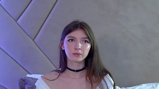 Snapshot of SophiaProve chatting on 06-01-26, 04:28 SophiaProve online show from 06-01-26, 04:28