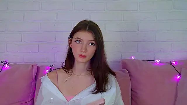 Snapshot of SophiaProve chatting on 01-19-26, 04:22 SophiaProve online show from 01-19-26, 04:22