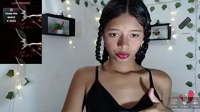 Nikolle sexy online show from 11-10-25, 02:33