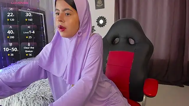 NaylaAbadi online show from 11-18-25, 12:30