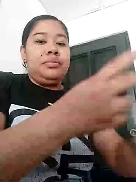 Sarahy- online show from 12-15-25, 01:06