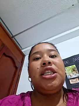 Snapshot of Sarahy- chatting on 02-23-26, 02:02 Sarahy- online show from 02-23-26, 02:02