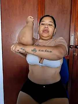 Snapshot of Sarahy- chatting on 01-17-26, 12:31 Sarahy- online show from 01-17-26, 12:31