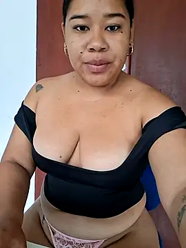 Snapshot of Sarahy- chatting on 02-01-26, 12:25 Sarahy- online show from 02-01-26, 12:25