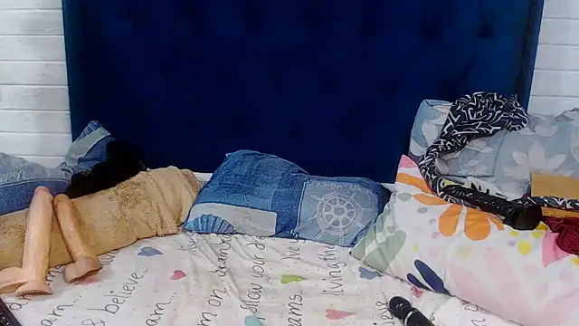 DarkCherryx online show from 02-11-26, 07:47