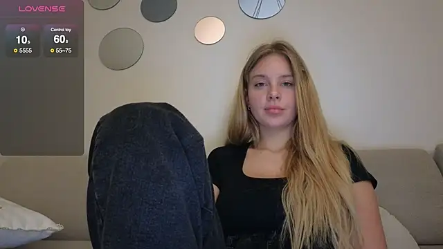 Snapshot of Barbara_Babe chatting on 11-23-25, 02:05 Barbara Babe online show from 11-23-25, 02:05